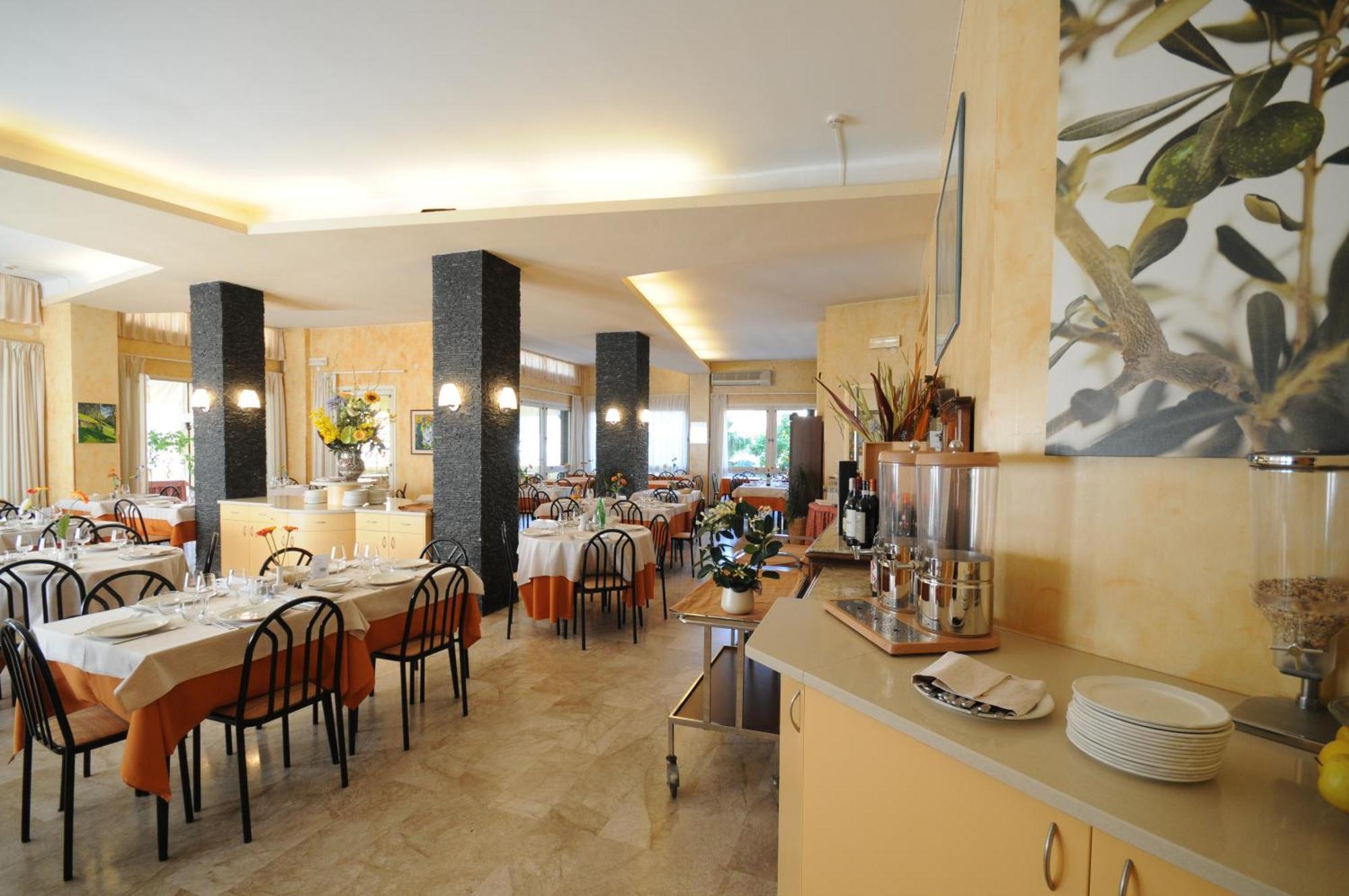 Hotel Olympic Diano Marina Extérieur photo