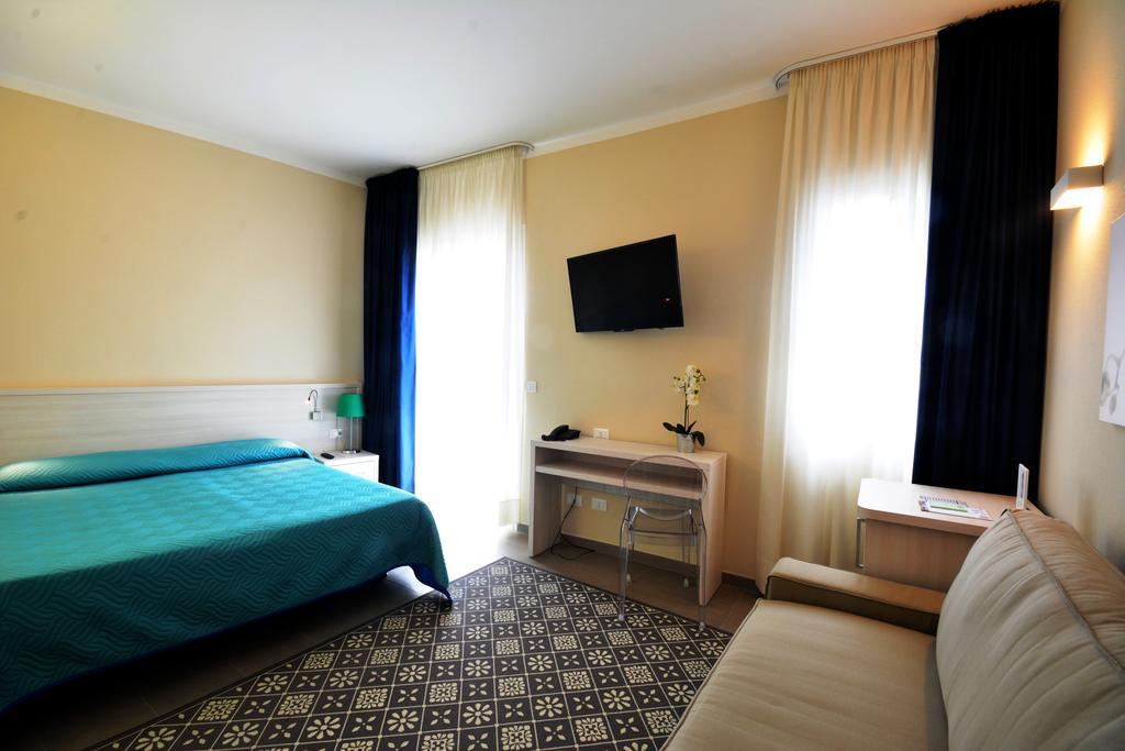 Hotel Olympic Diano Marina Extérieur photo