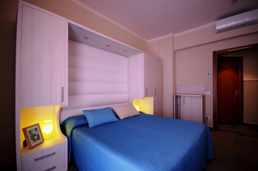 Hotel Olympic Diano Marina Extérieur photo