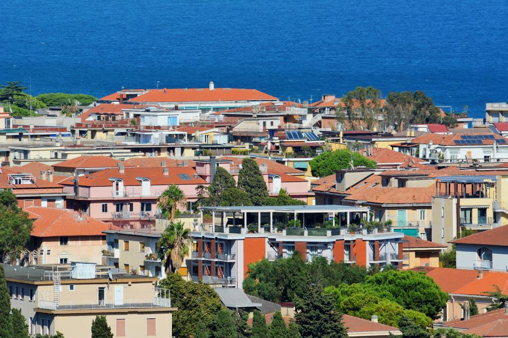 Hotel Olympic Diano Marina Extérieur photo